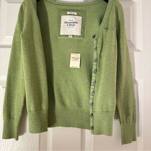 Abercrombie & Fitch 
Apple Green Crop Cardigan Sweater